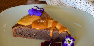 Σοκολατόπιτα-με-αλμυρή-καραμέλα-My-Sofras-Συνταγές-απο-τη-Γεωργία-Θωμοπούλου